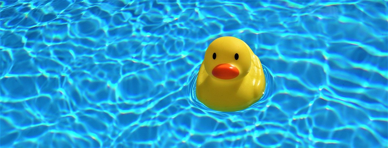 pool-5287241_1280