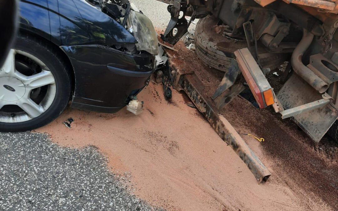 161 / N 015 – 31.07.2025 – auslaufende Betriebsstoffe nach VU – Schrollbach Katzenbach