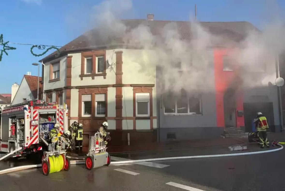 256/N39 – 226.12.2025 – Gebäudebrand – Ramstein